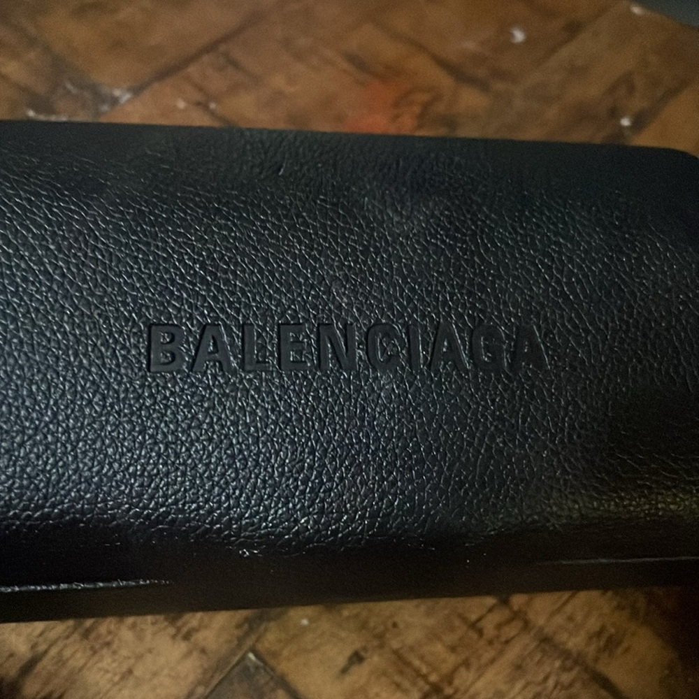 Balenciaga Glossy Black Round Sunglasses - Picture 6 of 6